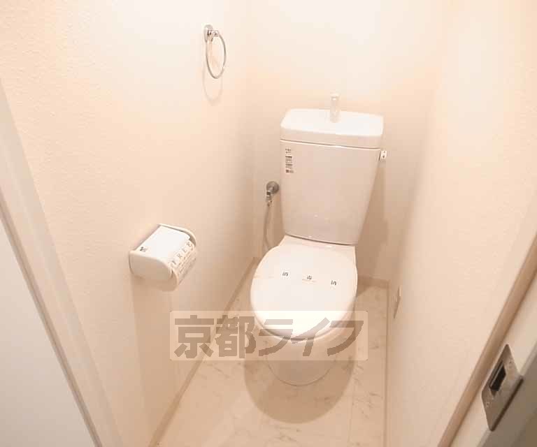 ロイヤルプラザ御幸町のトイレ写真