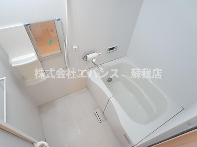 バス・シャワールーム　落ち着いた空間のお風呂です