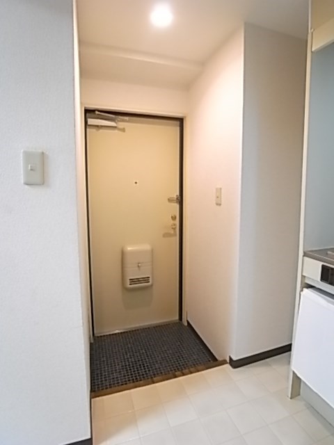 新井マンションの玄関写真