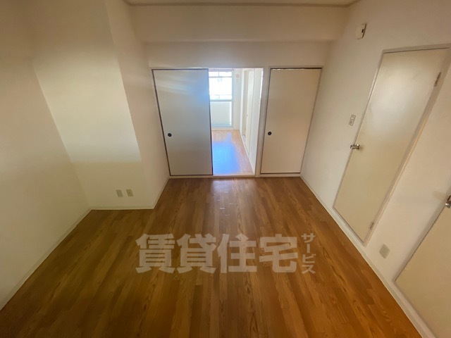 南栄マンションの居間写真
