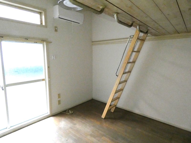 レオパレス川口第51の居間写真