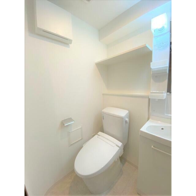 トイレ　同物件別部屋写真