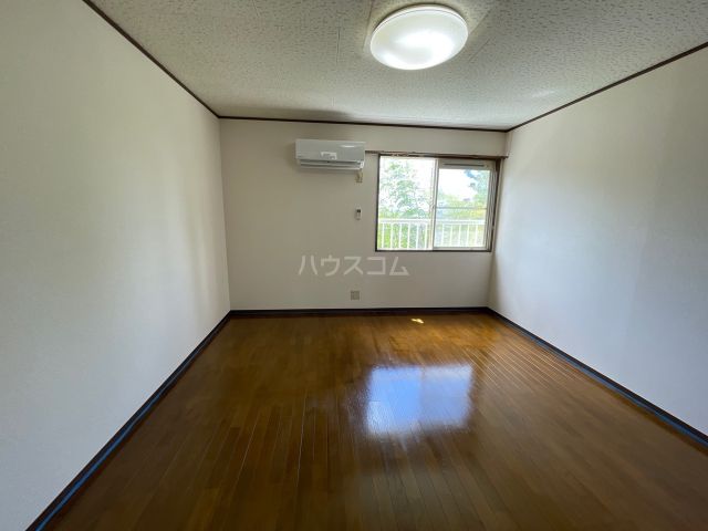 第二稲荷山ハイツBの居間写真