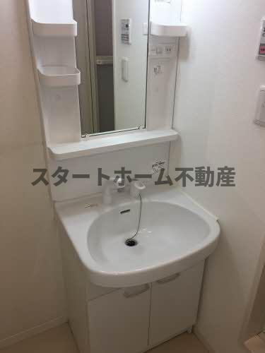 洗面設備　広い洗面スペース