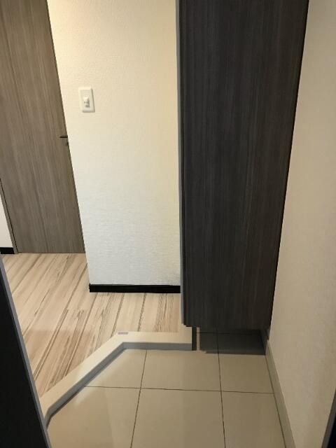 メインステージ若松河田の玄関写真