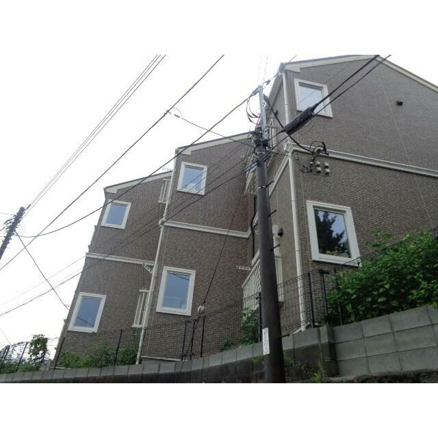 建物外観　レンガ調のオシャレな外観のアパートです♪