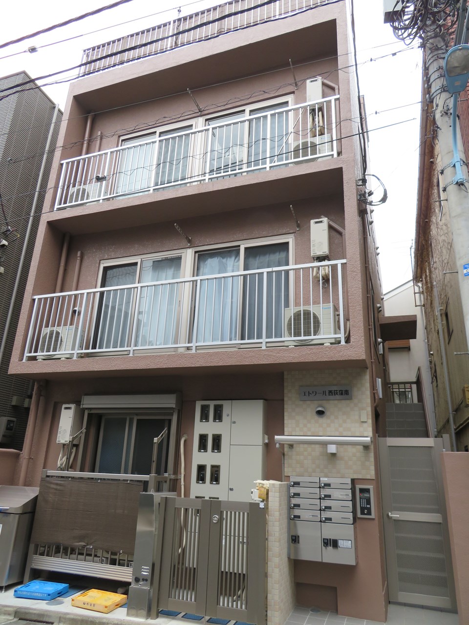 建物外観　落着いた色調の外観