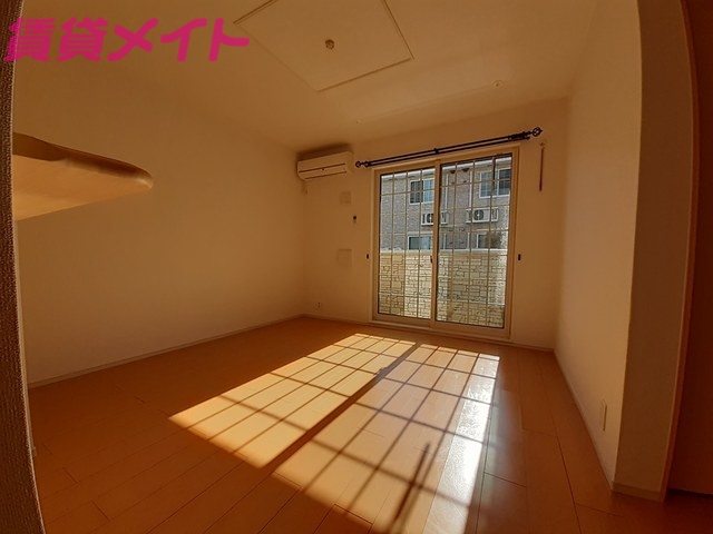 居室・リビング　同物件別部屋参考写真です。