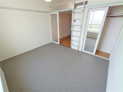 居室・リビング　家電・家具無のお部屋です。