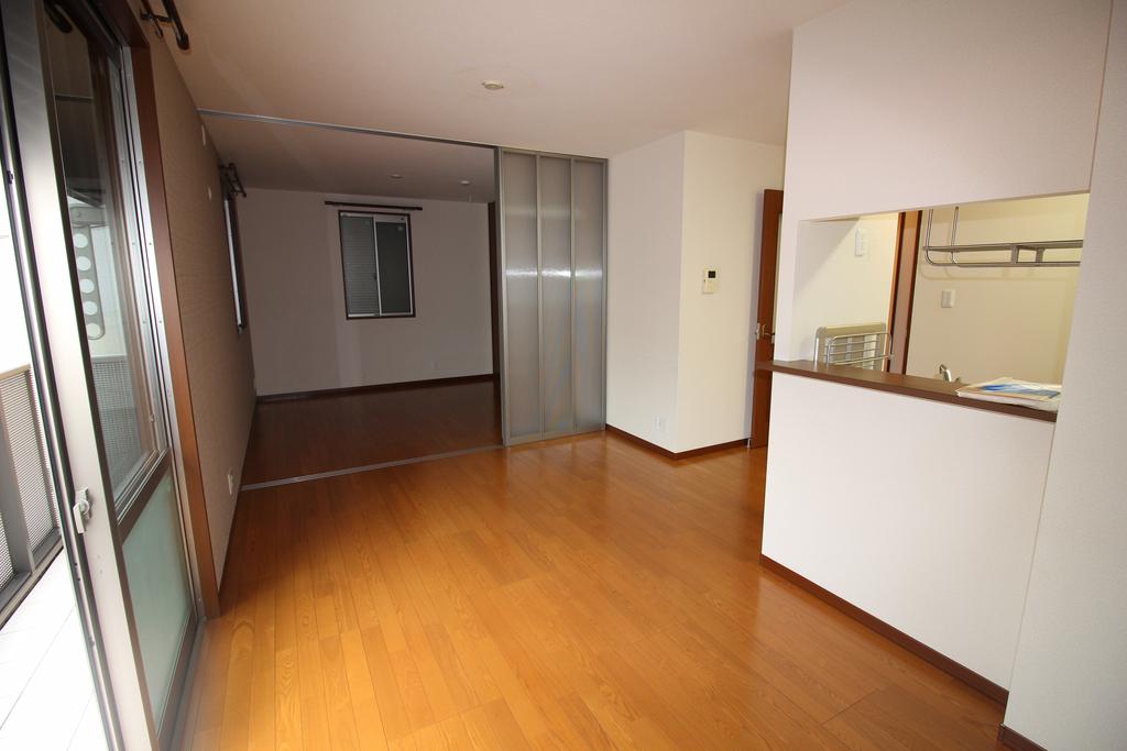 居室・リビング　リビング部分を撮影（画像は201号）