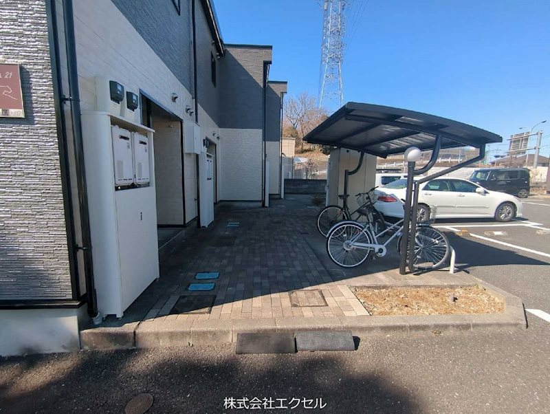 その他共有部分　屋根付きの駐輪場です。