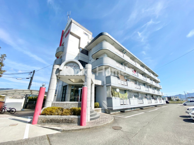 紀の川市古和田のマンションの建物外観