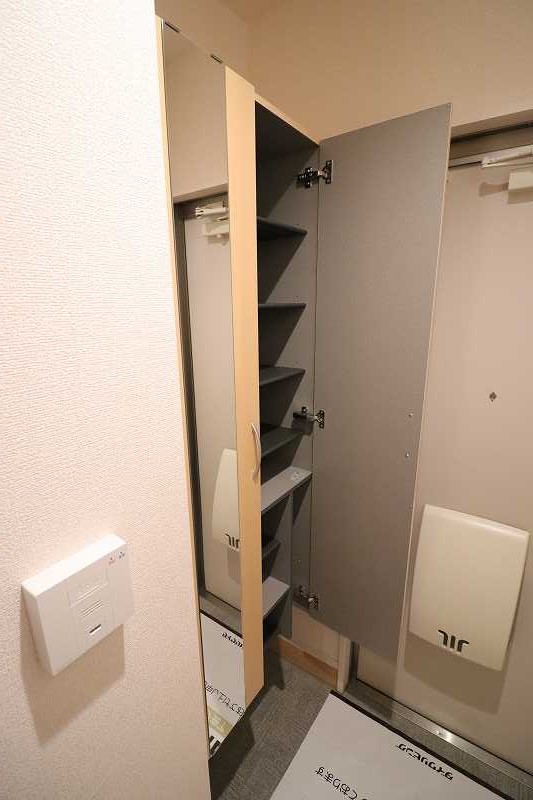 収納　＊同物件、別部屋になります。