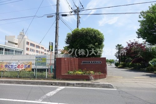 【今羽町団地 13号棟の小学校】