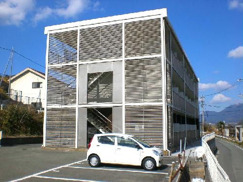 レオパレス田川の建物外観