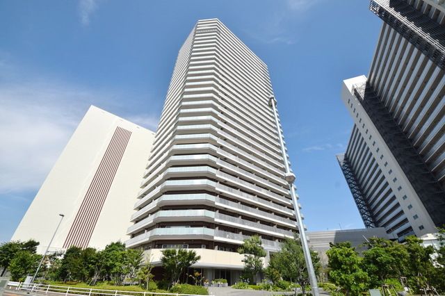 【相模原市緑区大山町のマンションの建物外観】