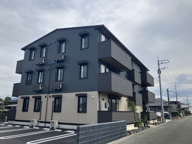 【エトワール久保田の建物外観】