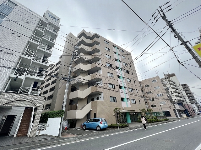 大和市桜森のマンションの建物外観