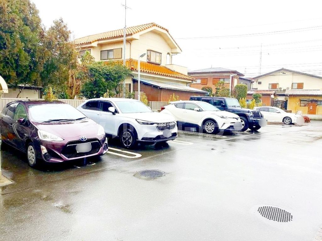 【さいたま市西区宮前町のアパートの駐車場】