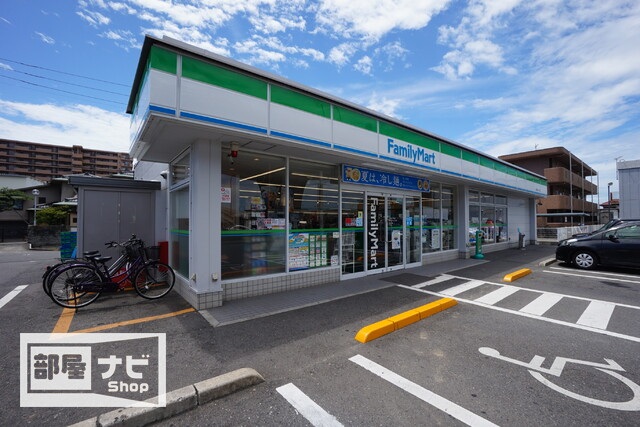 【フォブール吉峰Ａのコンビニ】