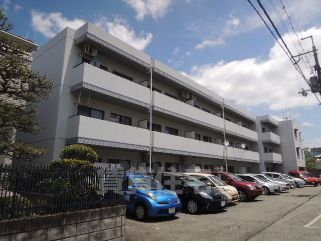 池田市桃園のマンションの建物外観