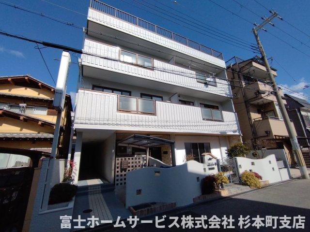 【町田マンションの建物外観】