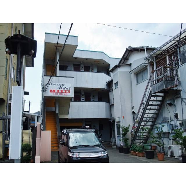 田方郡函南町畑毛のマンションの建物外観