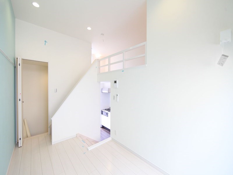 居室・リビング　洋室5帖　ロフト5.1帖（収納にも寝室にも使えます）