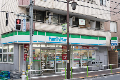 コンビニ　ファミリーマート 蓮根駅前店（コンビニ）まで146m