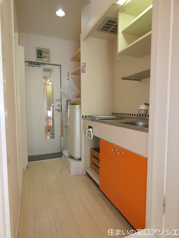 キッチン　※社員は同間取り別部屋の写真になります。