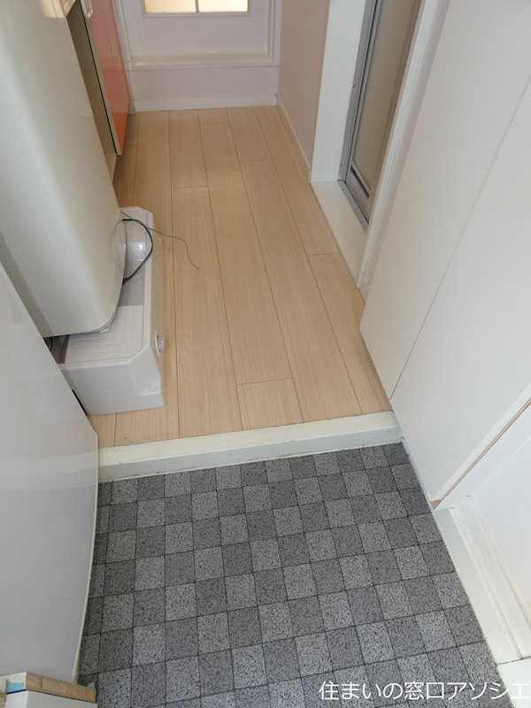 玄関　※社員は同間取り別部屋の写真になります。