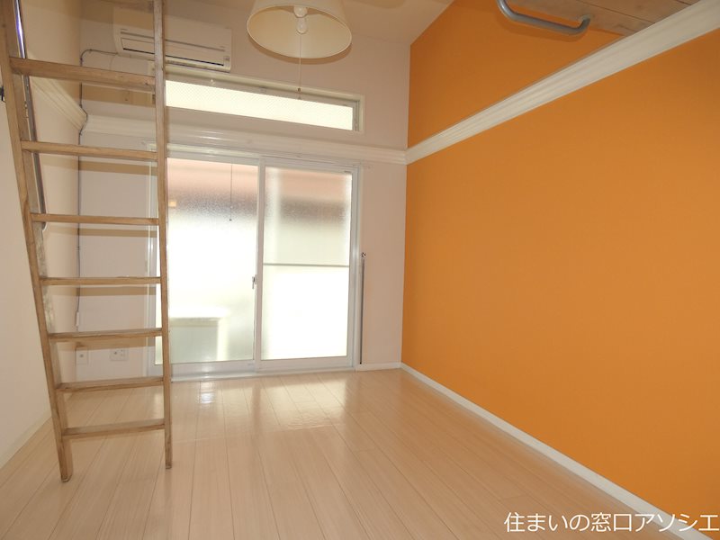 居室・リビング　※社員は同間取り別部屋の写真になります。