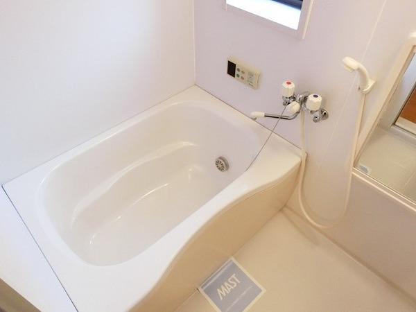 バス・シャワールーム　追い焚き機能付きバス！