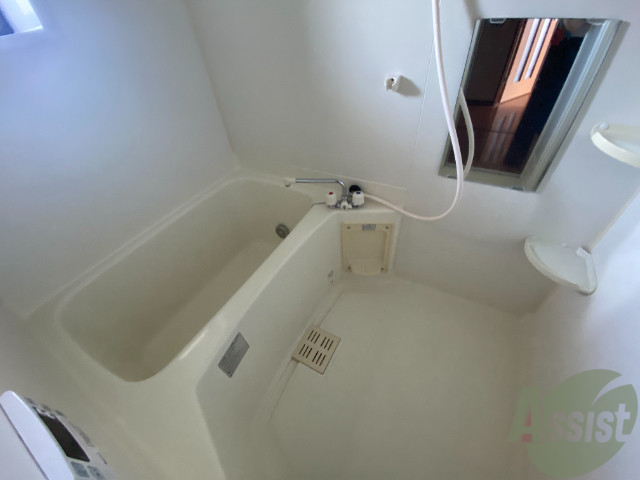 バス・シャワールーム　追い焚き機能が付いているのでいつでも温かいお風呂に入れますよ