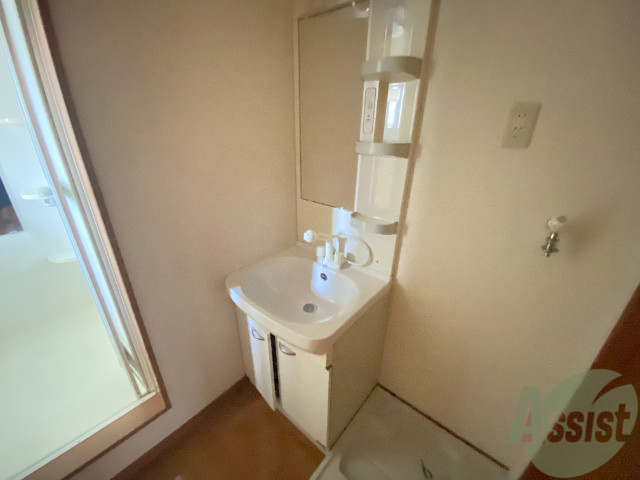 洗面設備　洗面台は独立しています。朝の身支度はこちらでどうぞ～