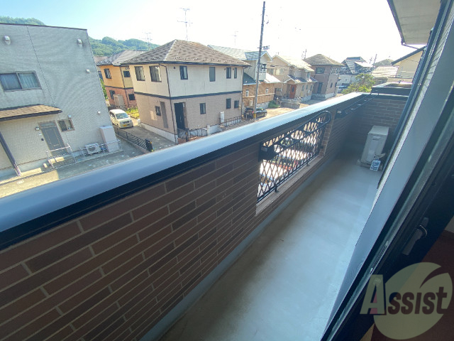 バルコニー　バルコニーがあるので洗濯物は外に干せそうですね～