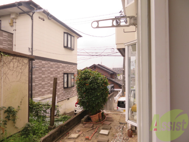 バルコニー　バルコニーは洗濯物を干すスペースがあります。