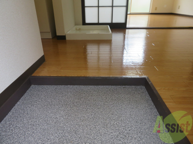 玄関　玄関から見た景色はこちらです。イメージできますか。