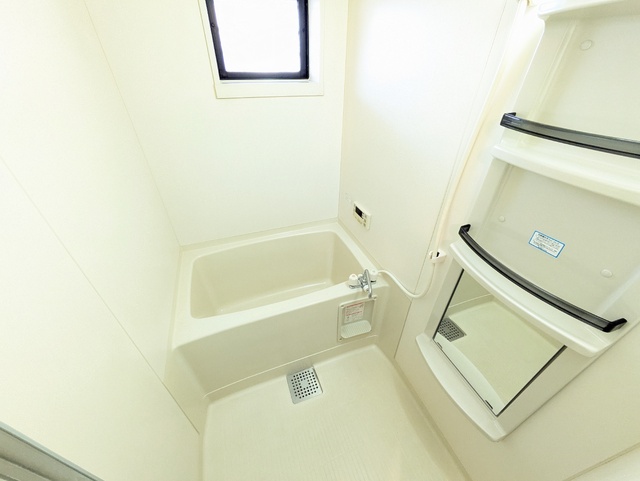 バス・シャワールーム　１日の疲れを癒すバスルーム