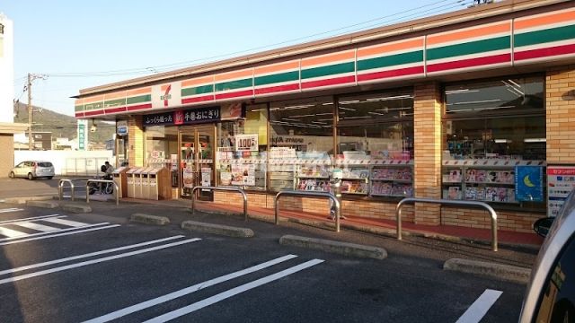 コンビニ　セブンイレブン 三原古浜町店（コンビニ）まで344m
