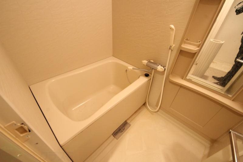 バス・シャワールーム　ゆったり過ごせるお風呂です