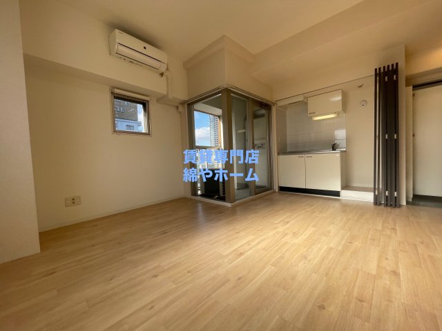 居室・リビング　こちらの居間で趣味の時間をお楽しみください