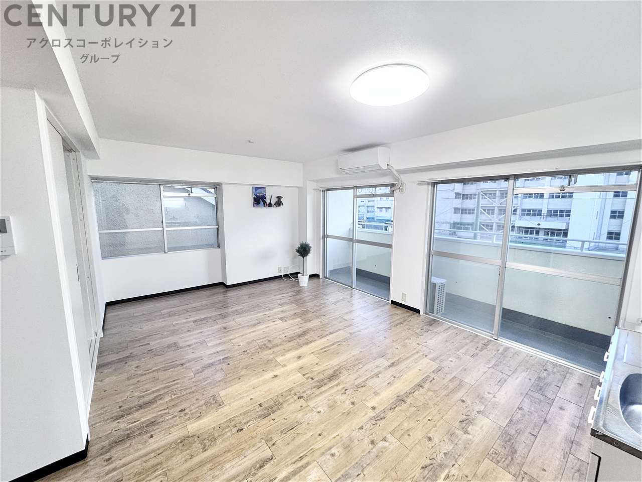 居室・リビング　明るいリビング