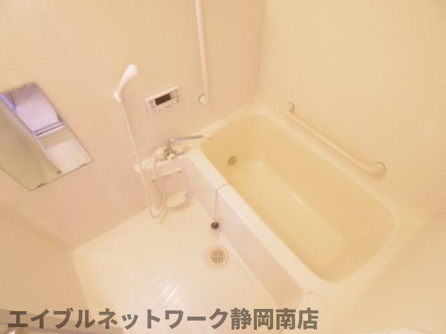 バス・シャワールーム　お風呂で日々の疲れを落としましょう