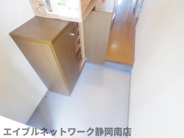 玄関　収納もある玄関です