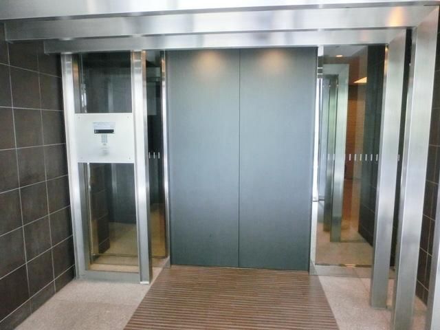 エントランス　★オートロックで防犯面も安心です★