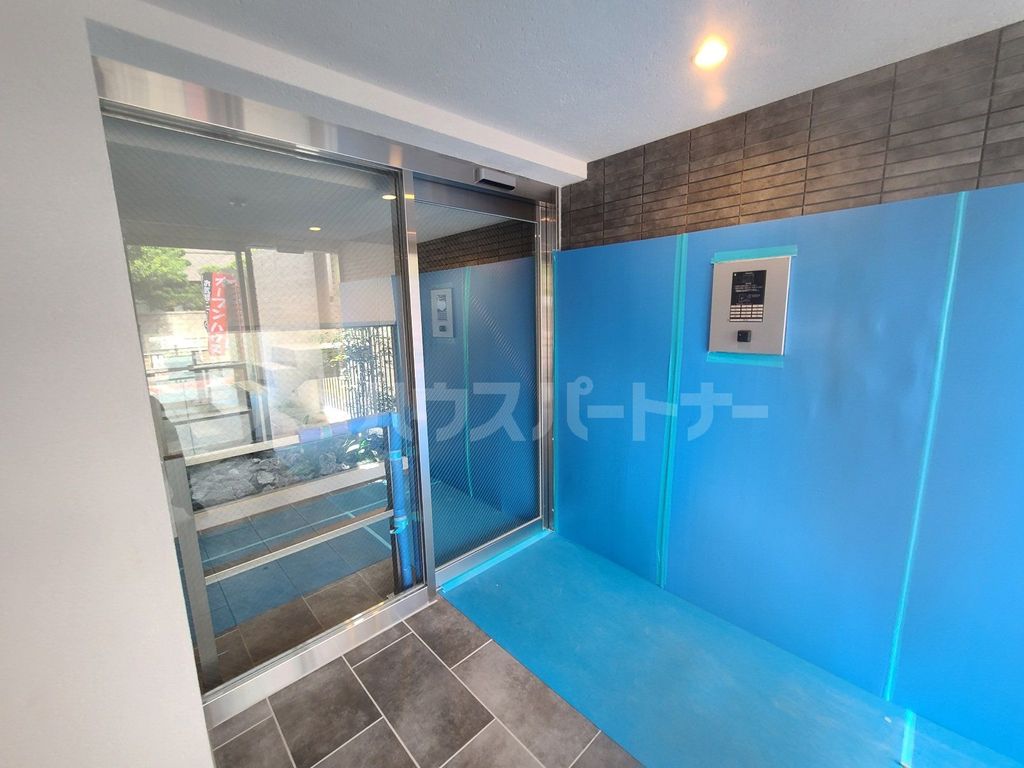 エントランス　バルコニー