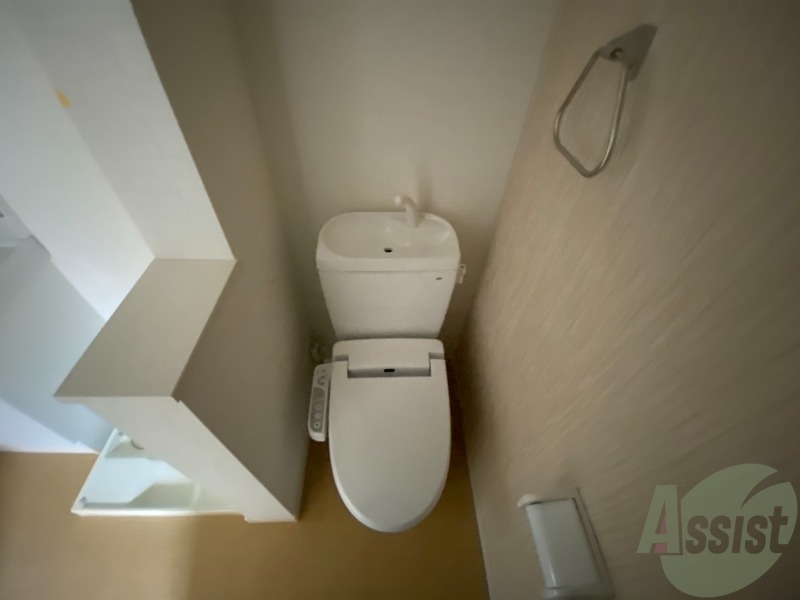 トイレ　ウォシュレット付きのトイレです。シャワートイレは便利ですね