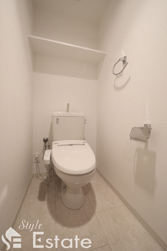 トイレ　温水洗浄便座