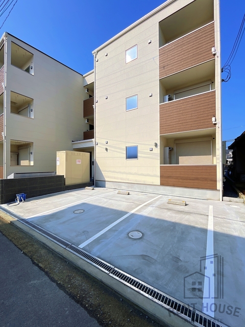 その他共有部分　外観（建設中）